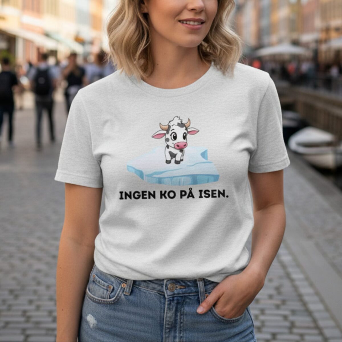 Alternative view of Ingen ko på isen – Classic unisex T-shirt med sjov ko-illustration