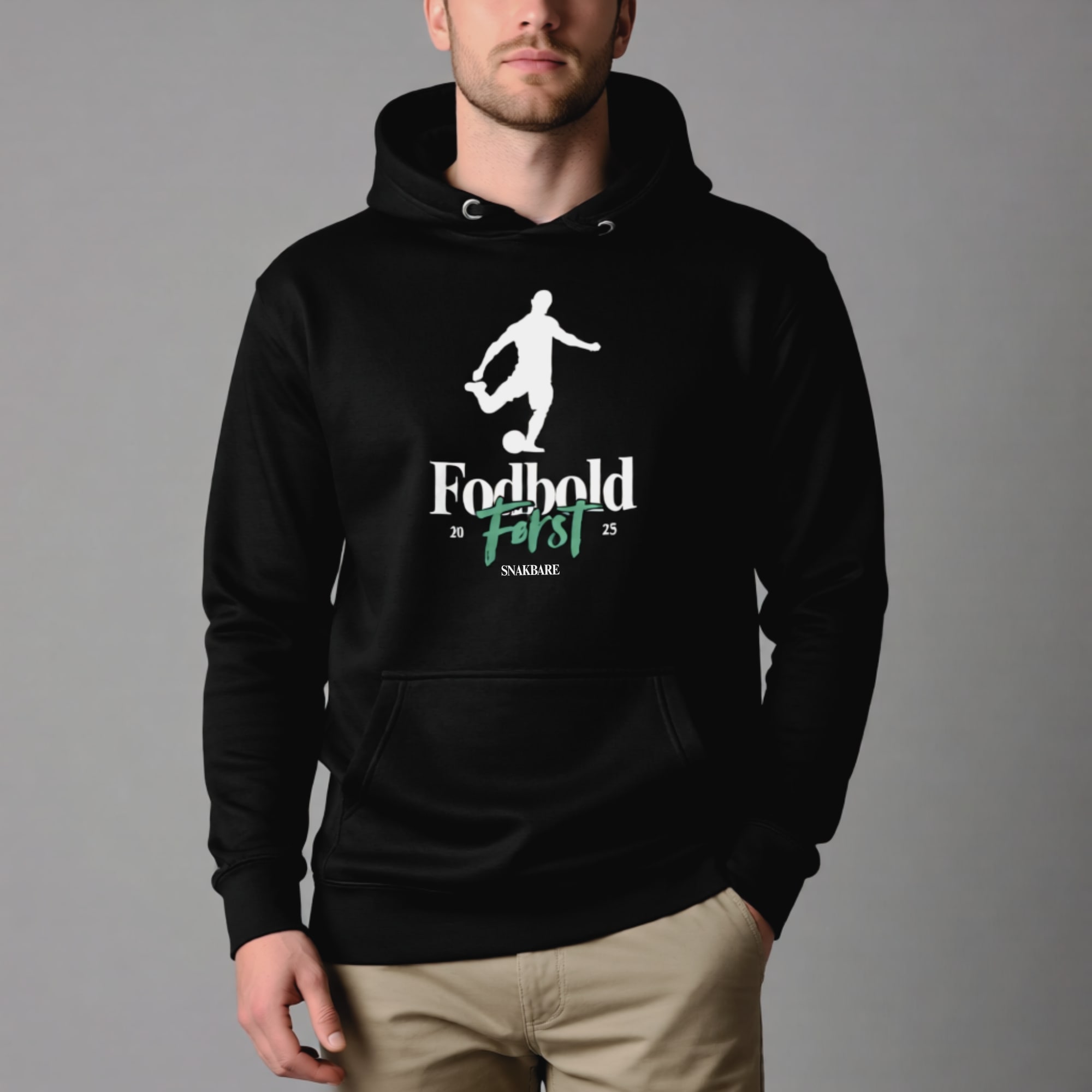 Fodbold Først Hoodie – Blød Unisex Hoodie til Fodboldfans | Sport & Humor - Billede 2